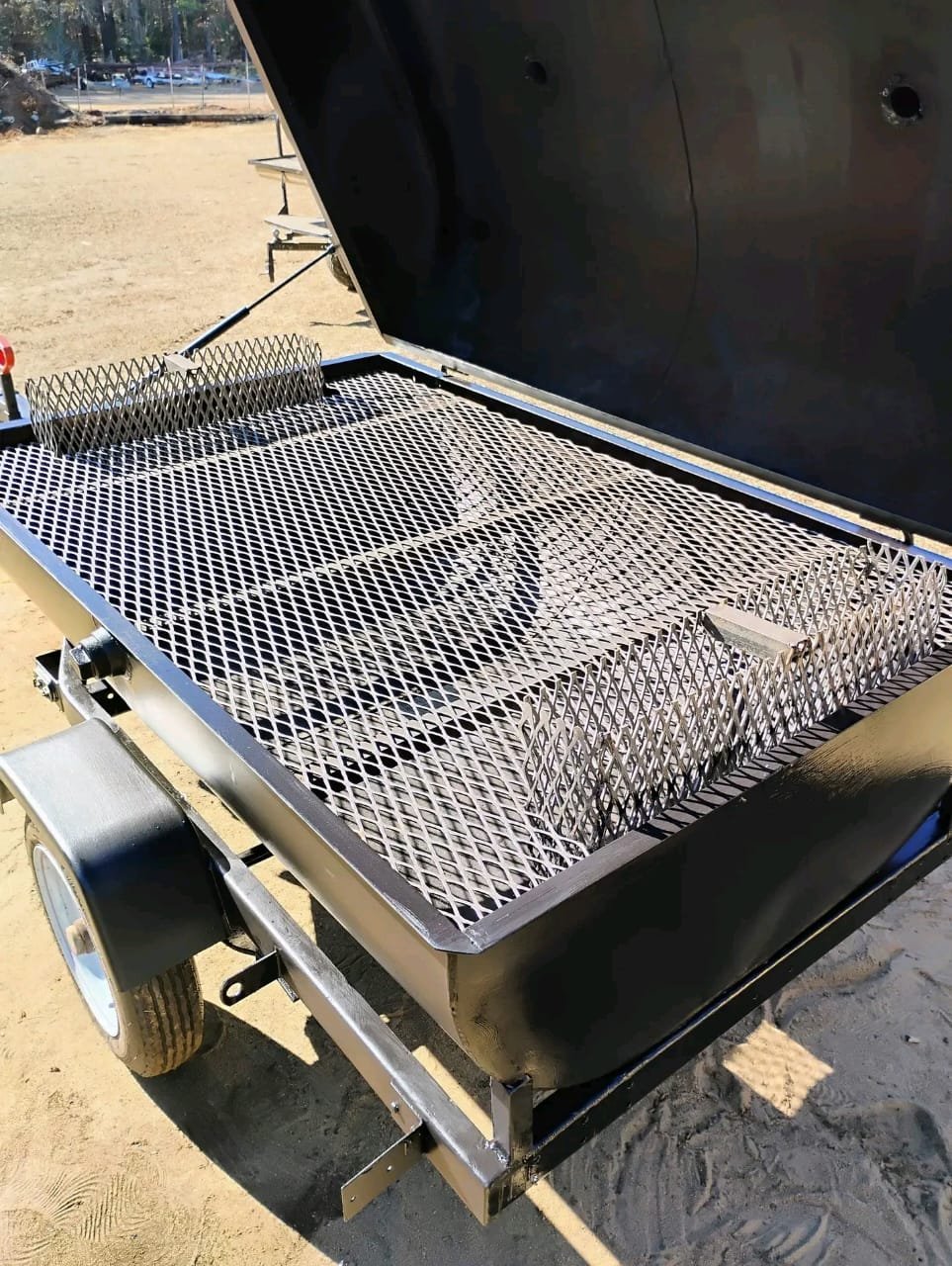 Charcoal Grill Cooking Grate Area