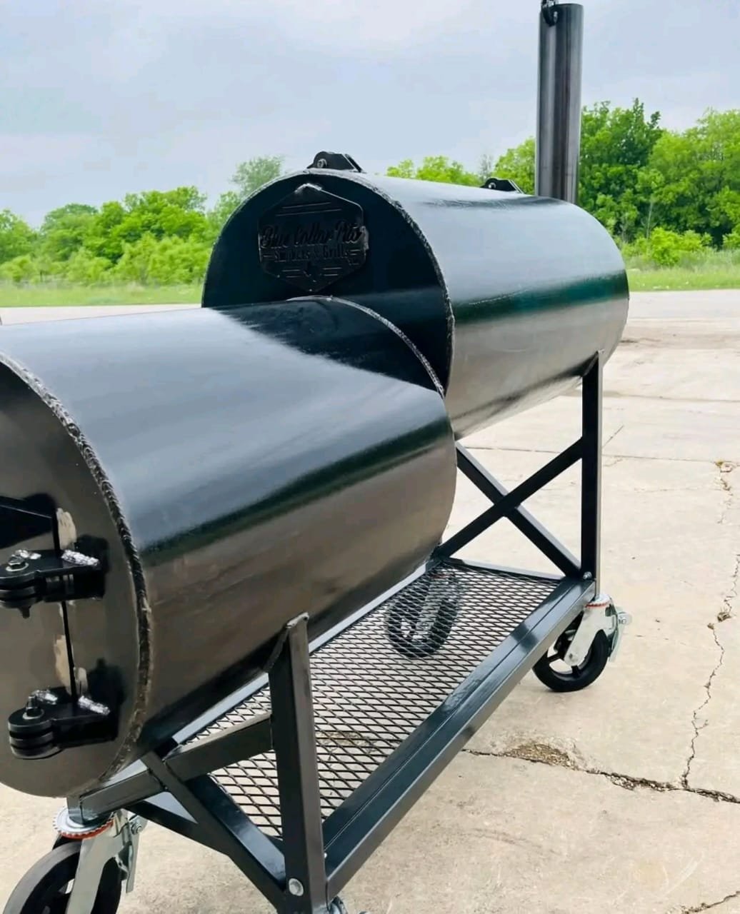 Side View – Cooking Chamber & Round Insulated Firebox bbq sides Side View Cooking Chamber and Insulated Round Firebox bbq sides