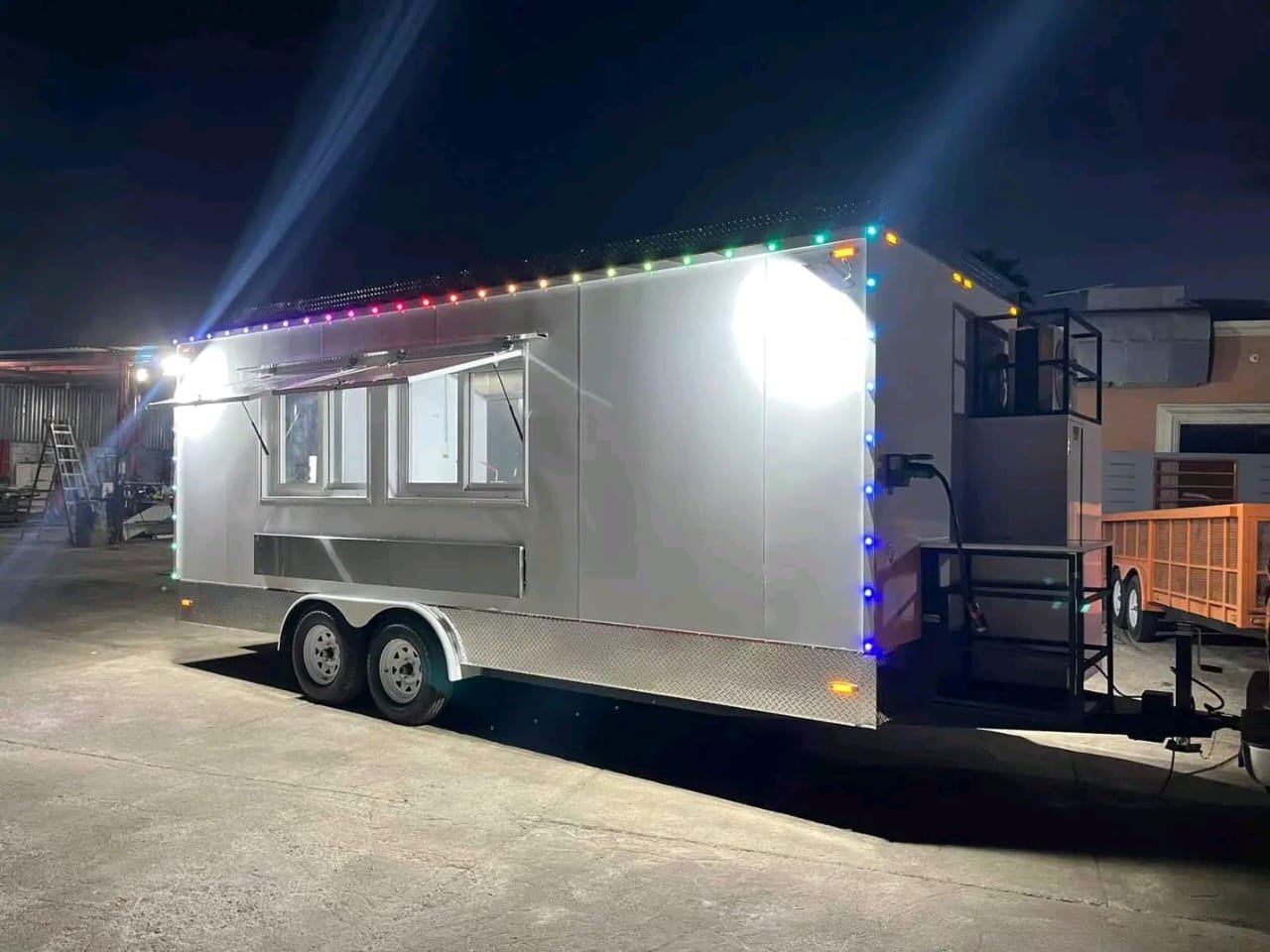 8x20 Food Trailer Exterior Profile