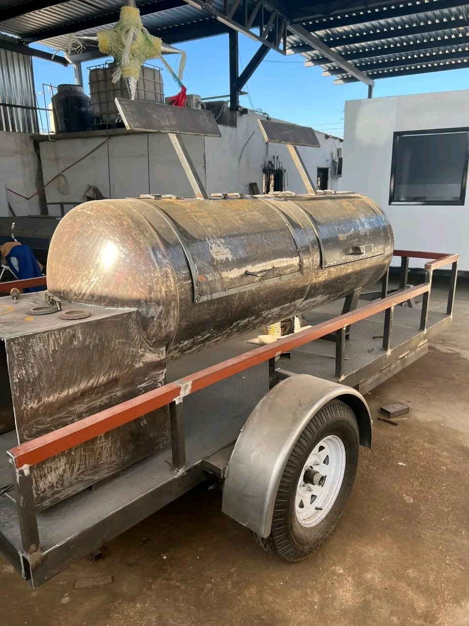 350 Gallon Smoker Closed Chamber