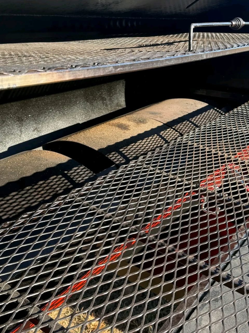 Smoker Cooking Chamber Lid and Grates