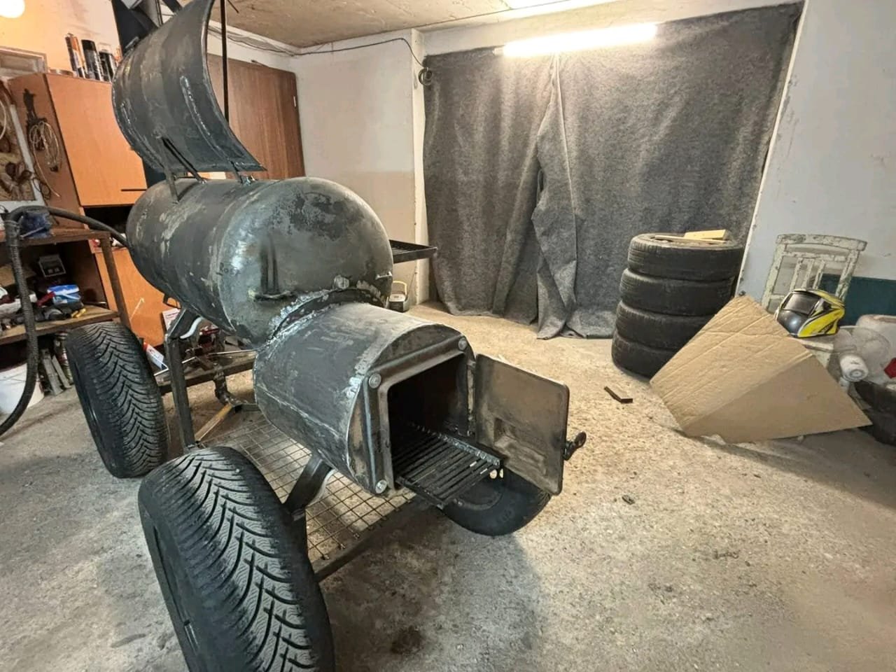 Firebox Warmer Compartment