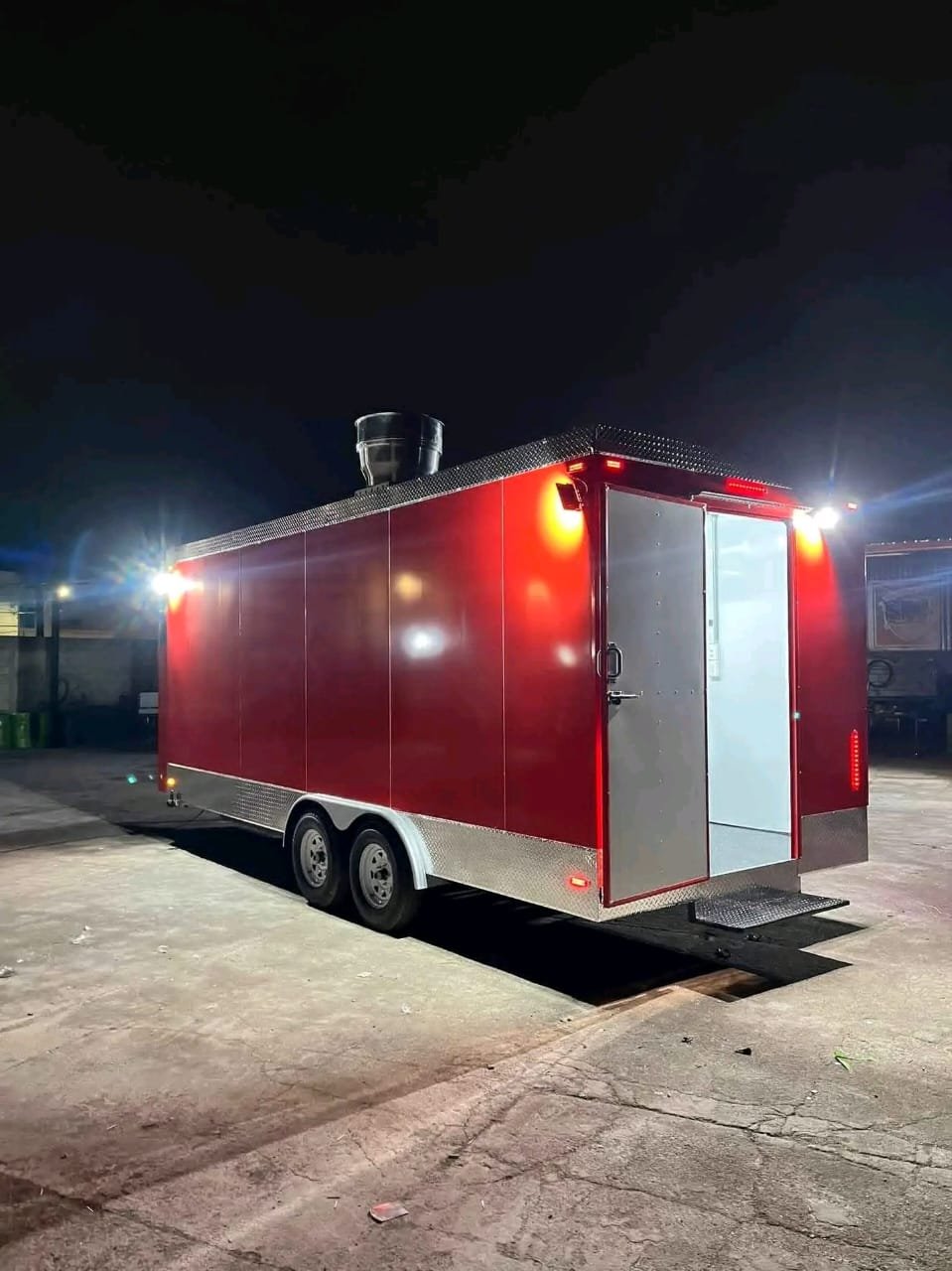 8x20 Food Trailer Night View