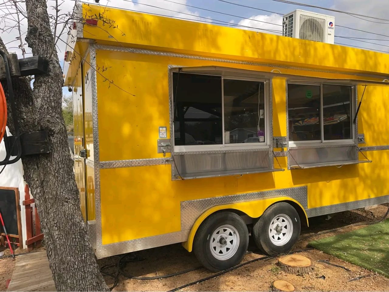 Exterior View – Food Trailer at Fetch Food Park
