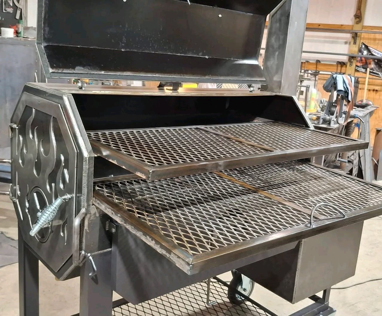 Interior Cooking Rack Space