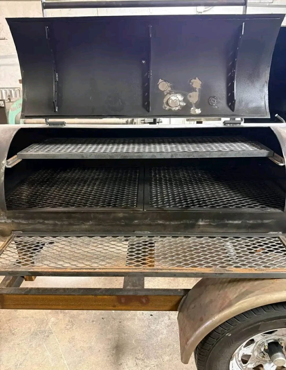 Main Cooking Grate and Upper Rack