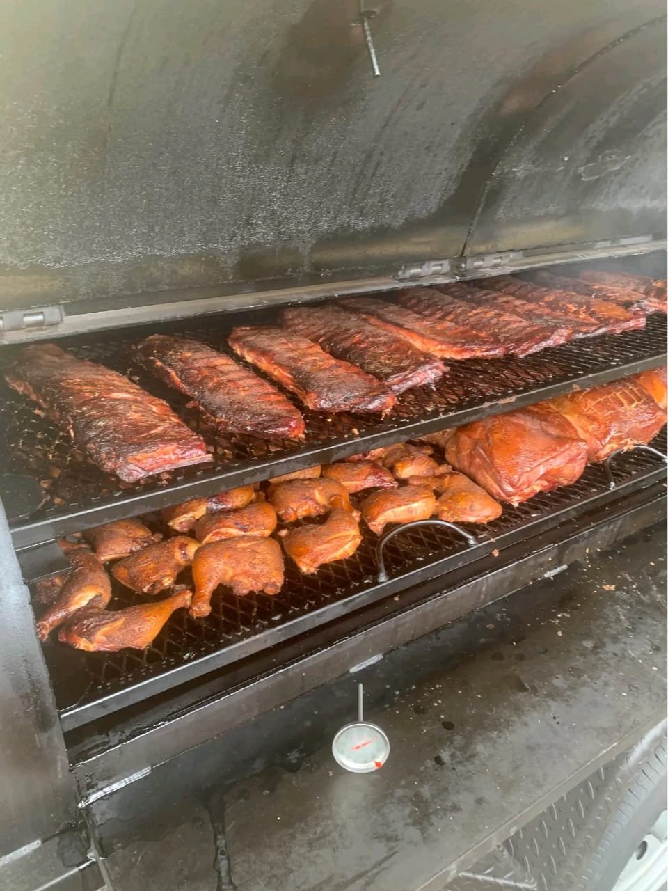Dual Rack Interior – 250 Gallon Reverse Flow Smoker