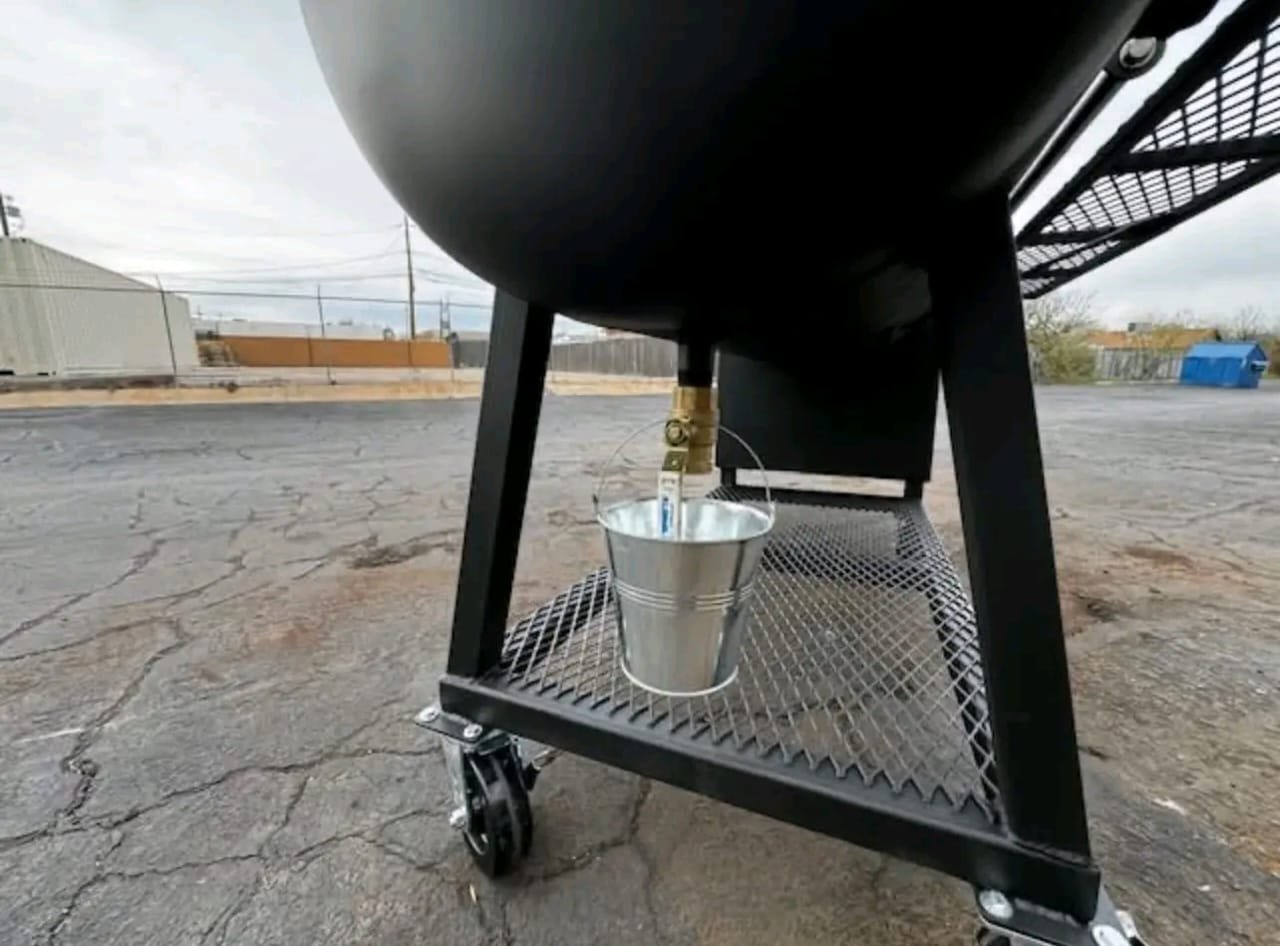 Smoker Wheel Base Support Structure