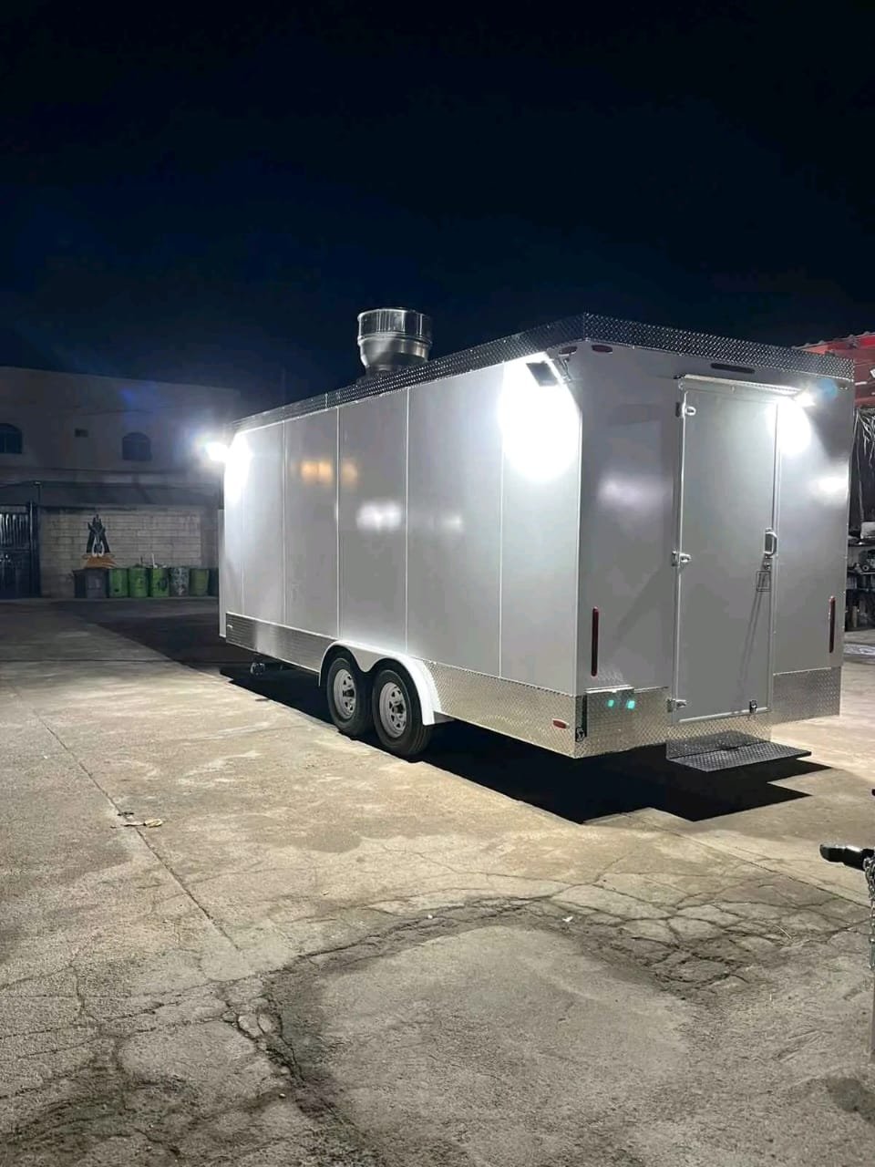 Night View – Food Trailer Lighting