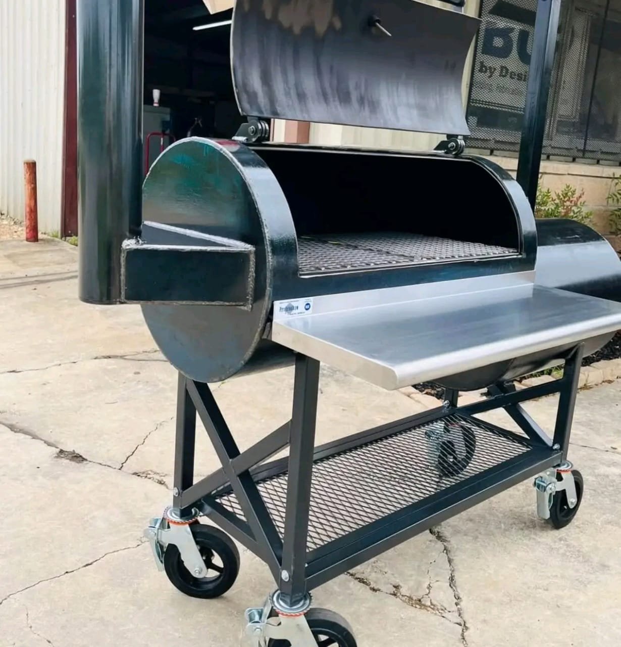 bbq sides Rear View Smoke Stack and Collector 120 Gallon Smoker