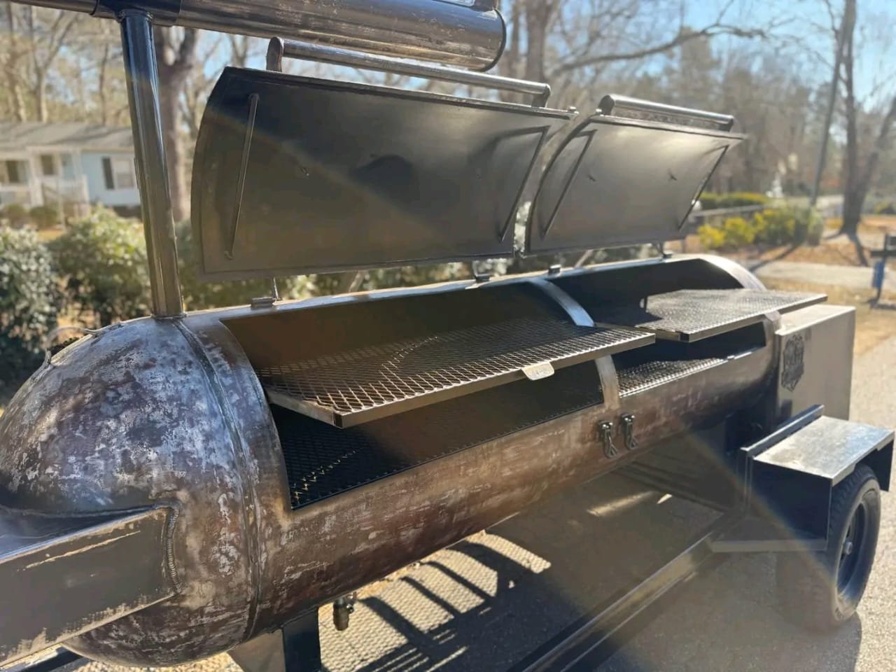 Offset Smoker Chamber and Firebox Side View